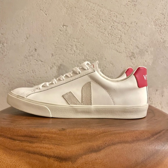 Veja Shoes - Veja Esplar Women Leather sneakers